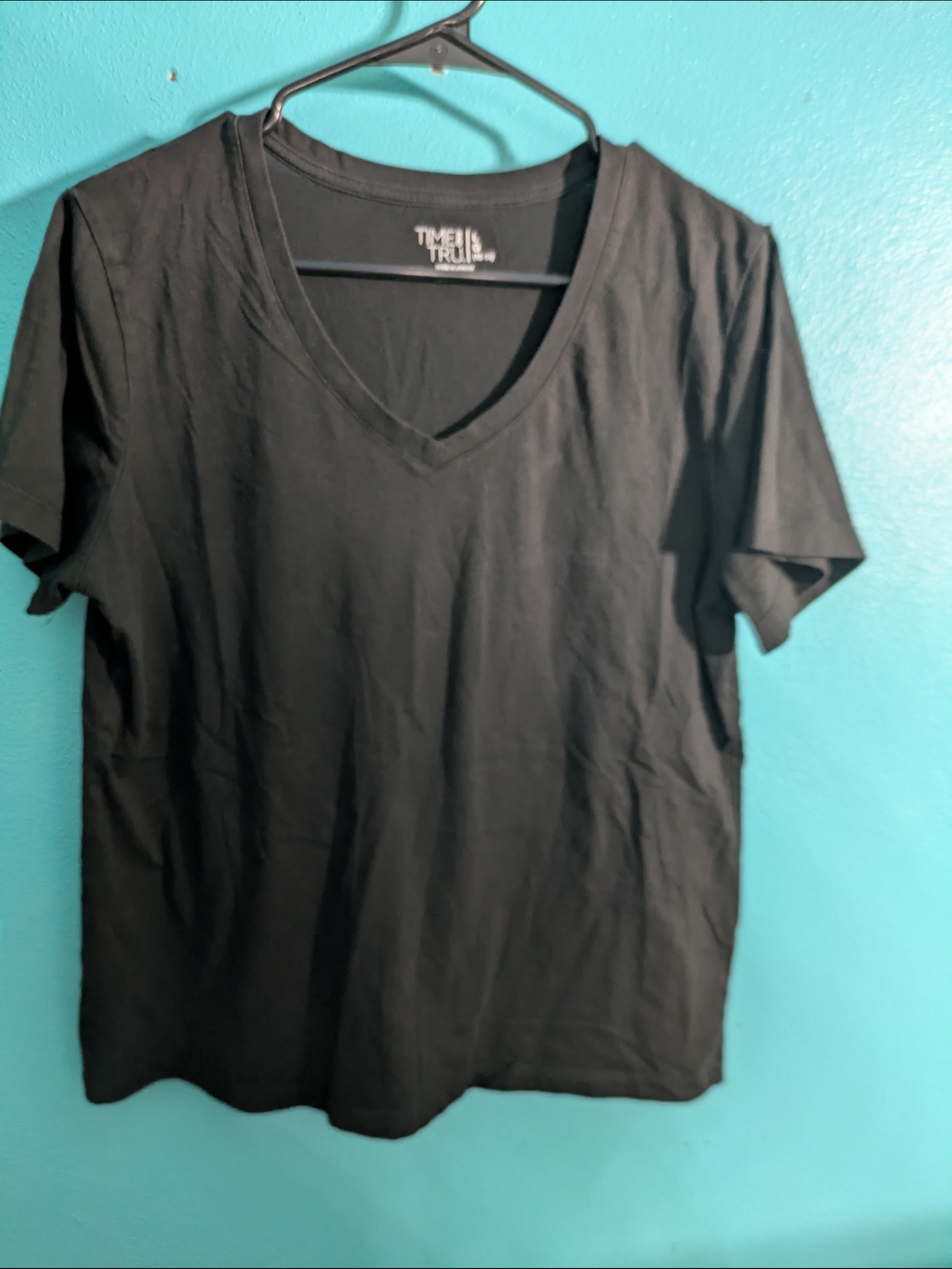 Time and‎ Tru Men’s Black V-Neck T‑Shirt